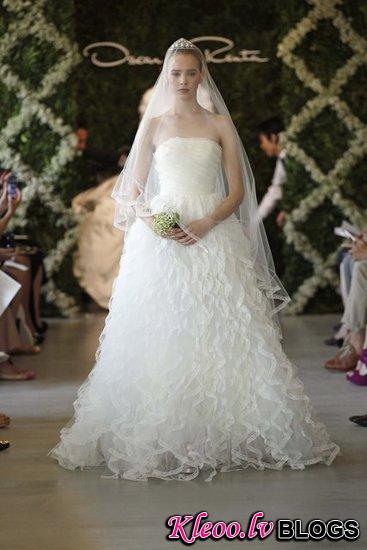 Oscar-de-la-Renta-Bridal-Spring-2013_21.jpg