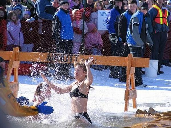 They Are Not Afraid of Cold... (38 pics)