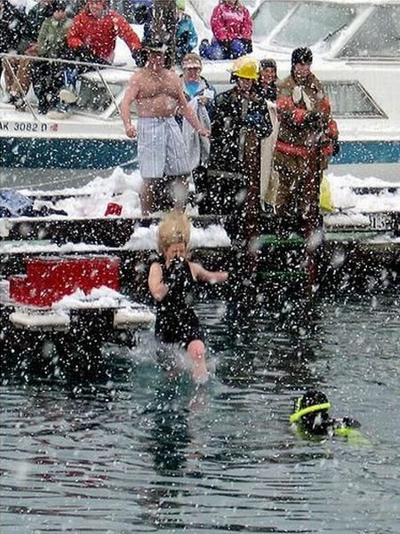 They Are Not Afraid of Cold... (38 pics)