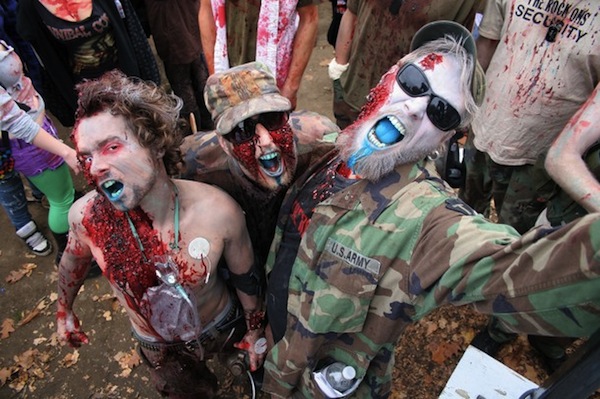 8th_annual_zombie_walk_toronto_canada09.jpg