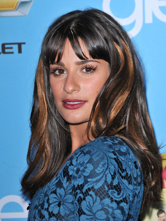 Be careful not to make your whole face too dramatic, let the lips stand out like Glee star Lea Michele who wore her berry shade with just some mascara and subtle bronzer