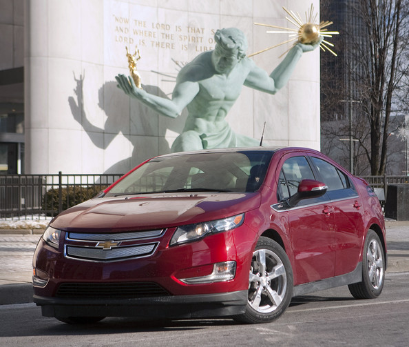 detroit_auto_show_2011_chevrolet_volt_international_auto_show_car_of_the_year_2.jpg