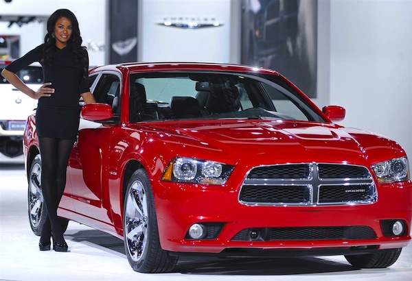 detroit_auto_show_2011_dodge_charger_hemi.jpg