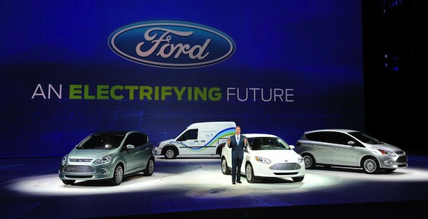 detroit_auto_show_2011_ford_stand.jpg