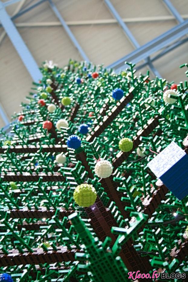 legochristmastree02.jpg