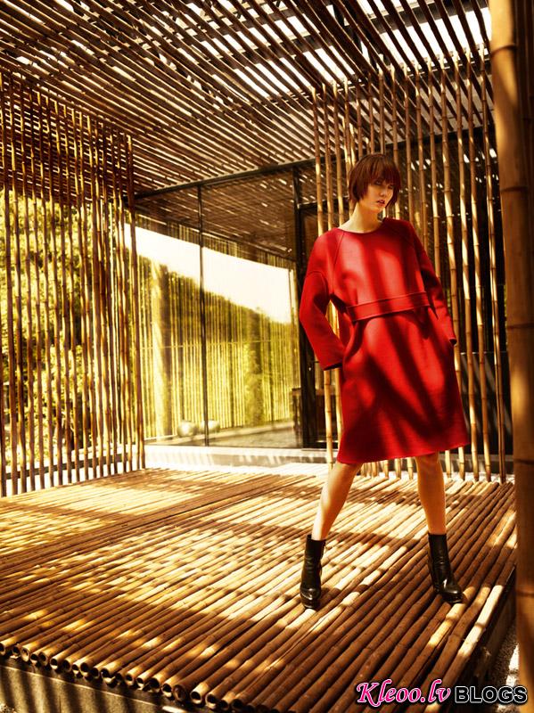 Karlie-Kloss-by-Mario-Testino-for-Vogue-DesignSceneNet-11.jpg