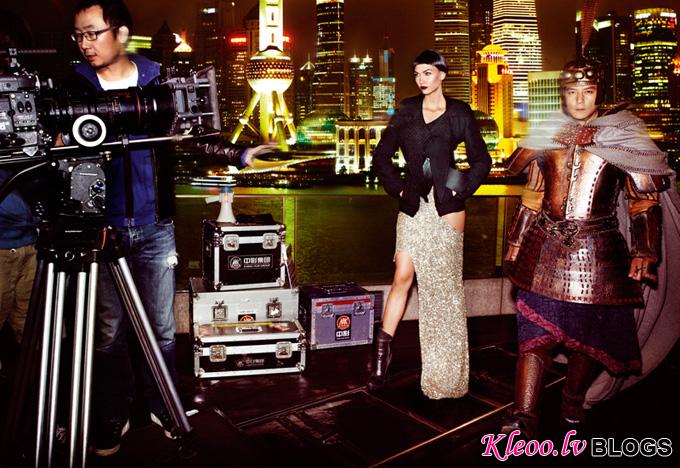 Karlie-Kloss-by-Mario-Testino-for-Vogue-DesignSceneNet-12.jpg