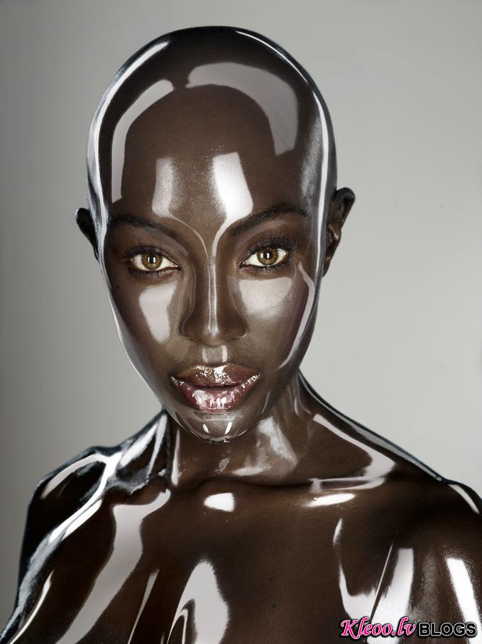 Naomi Campbell Seb Janiak (Lighted Darkness - Soon International #16 Fall 2011) 4.jpg