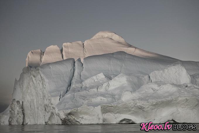 melt-portrait-of-an-iceberg-15_.jpg
