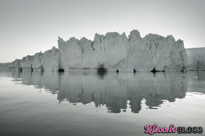 melt-portrait-of-an-iceberg-05_.jpg