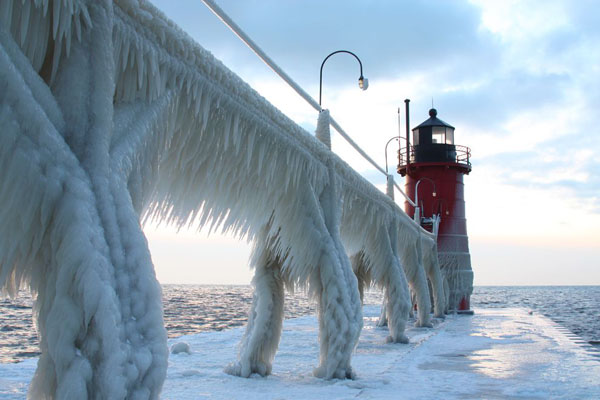 frozen-michigan-pier_30737_990x742.jpg