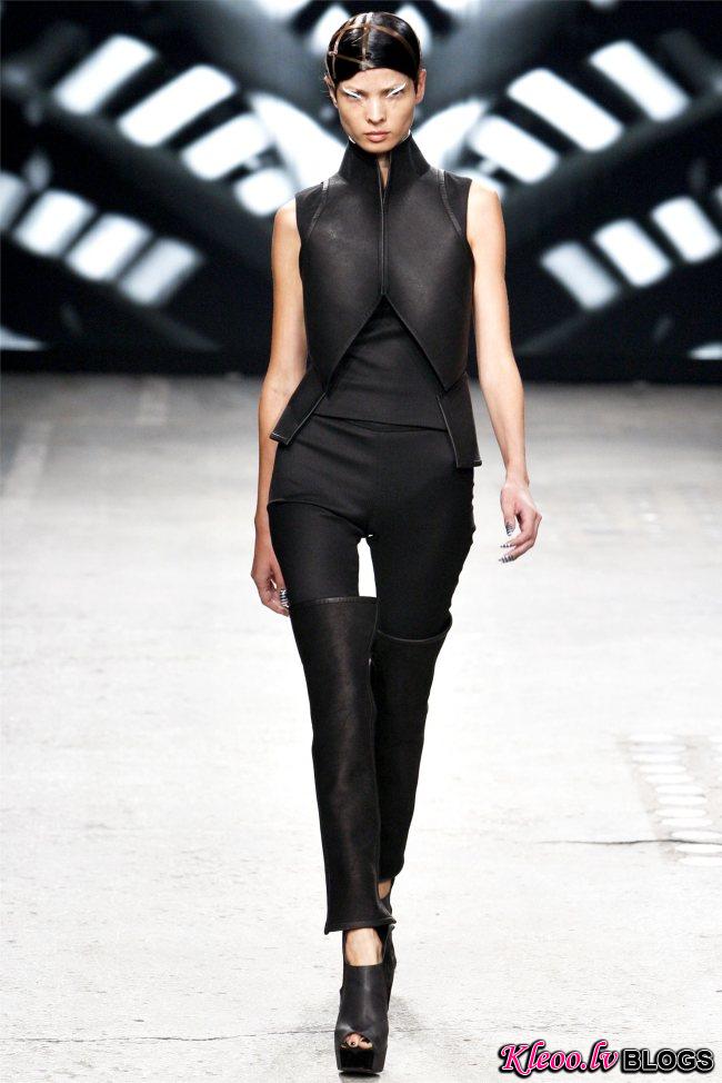 gareth-pugh16.jpg