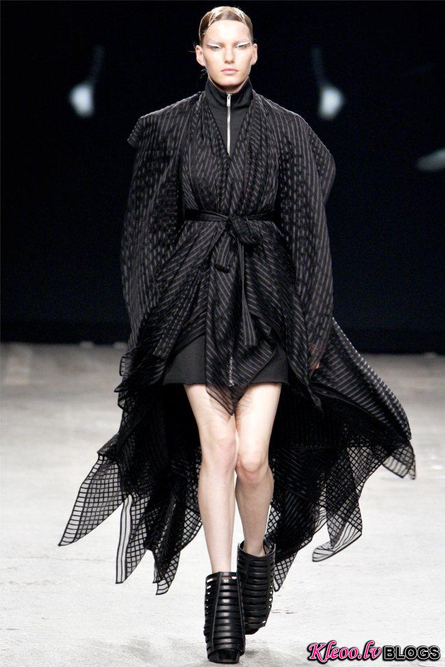 gareth-pugh22.jpg