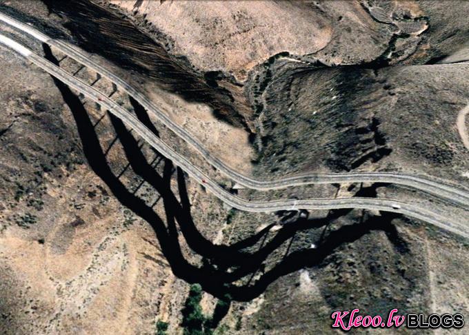 google-earth-bridges_60_bronx3-944x695_.jpg