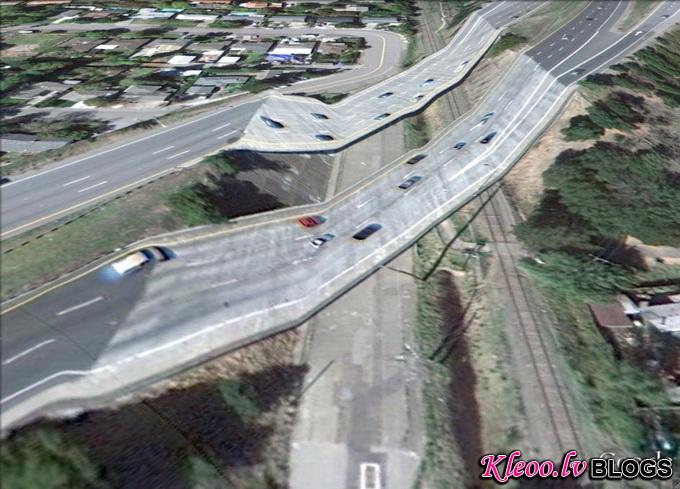 google-earth-bridges_60_bronx3-944x699_.jpg