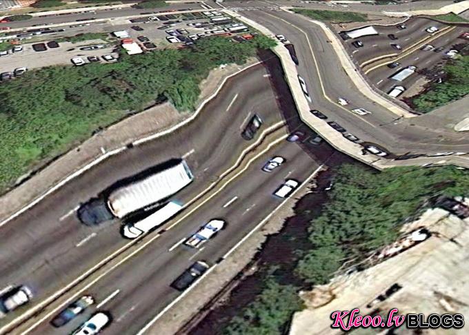 google-earth-bridges_60_bronx3-944x674_.jpg