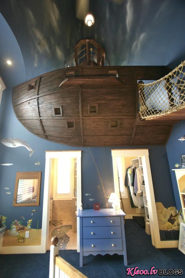 ultimate-pirate-ship-bedroom-003-629x944.jpg