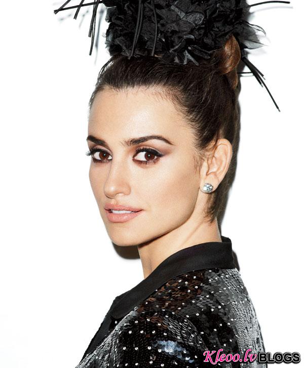 Penelope-Cruz-Harpers-Bazaar-May-2012-02.jpg