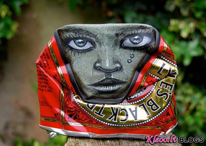 Уличный художник My Dog Sighs