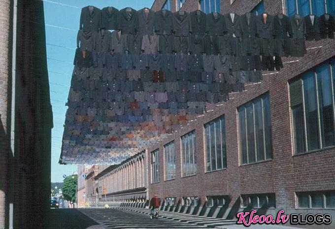 kaarinakaikkonenclothesinstallation4.jpeg