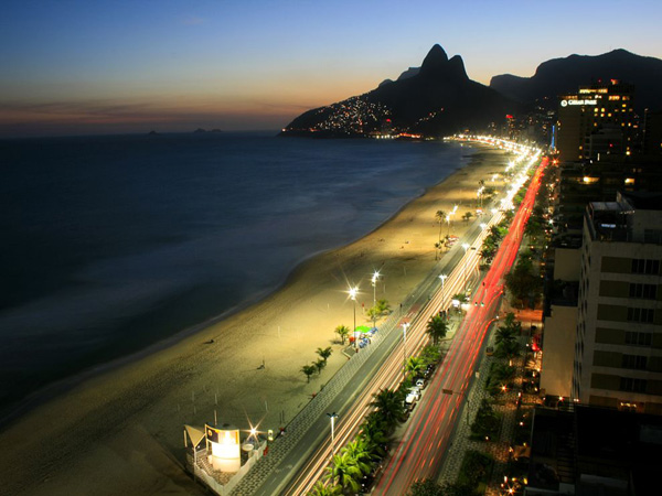 ipanema-beach-rio-de-janeiro_30738_990x742.jpg