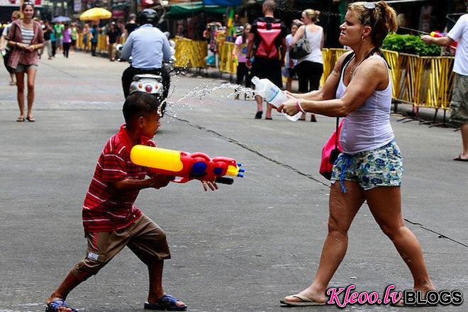 songkran_thailand07.jpg