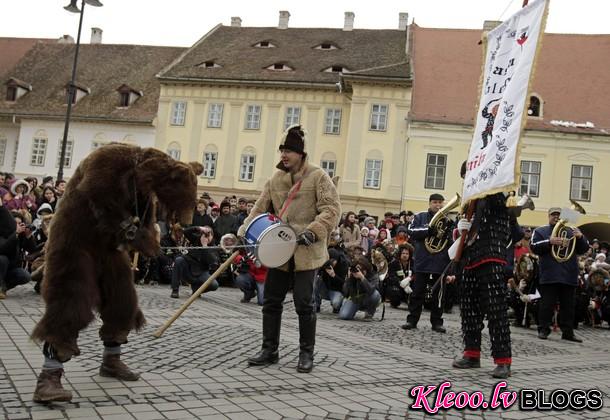 carnival_sibiu_romania1.jpg