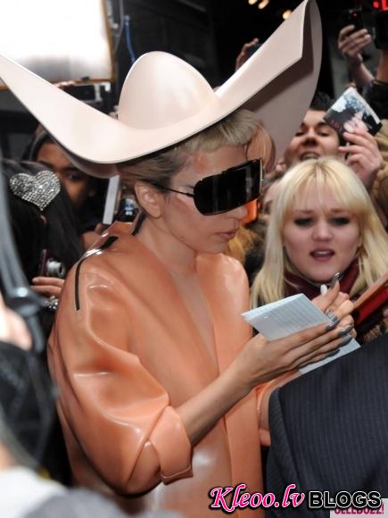 Lady Gaga Leaves 'Good Morning America' With a Modern Sombrero