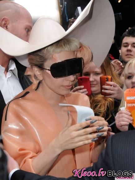 Lady Gaga Leaves 'Good Morning America' With a Modern Sombrero