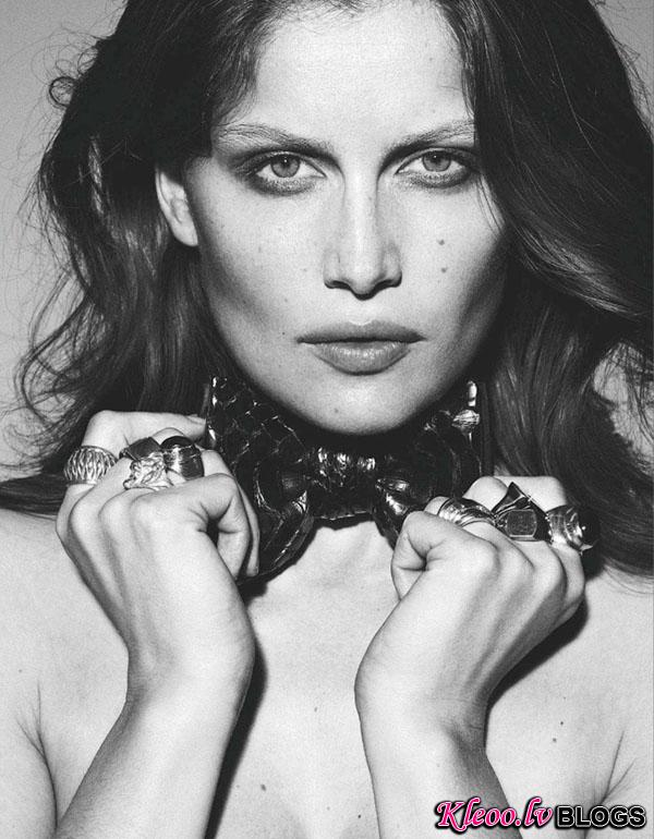 Laetitia-Casta-for-Amica-January-2012-05.jpg