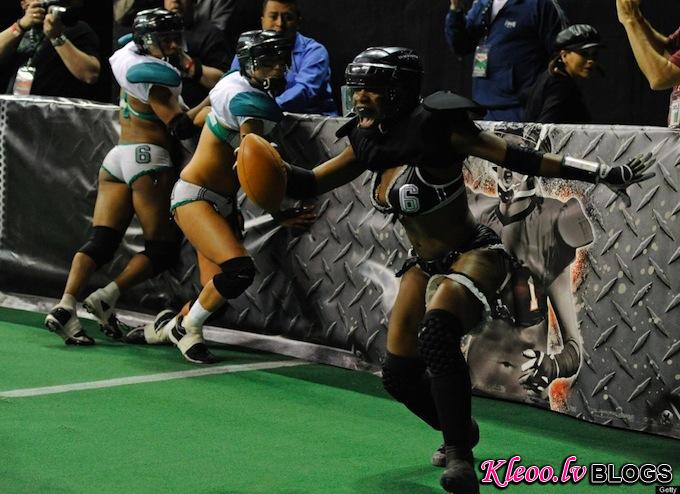 lingerie_bowl_2011_temptation_vs_passion09.jpg