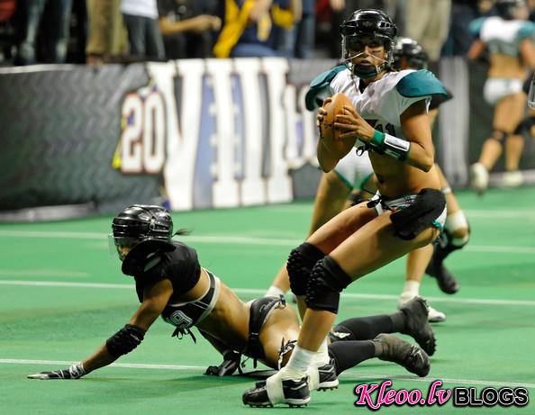 lingerie_bowl_2011_temptation_vs_passion18.jpg