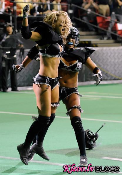 lingerie_bowl_2011_temptation_vs_passion19.jpg