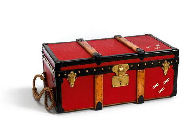 Louis-Vuitton_100_Legendary_Trunks-5_.jpg