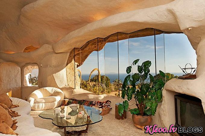 flintstones-house2_.jpg