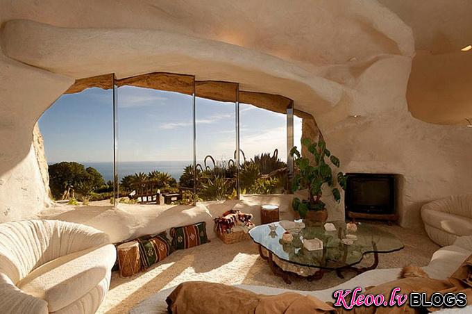 flintstones-house12_.jpg