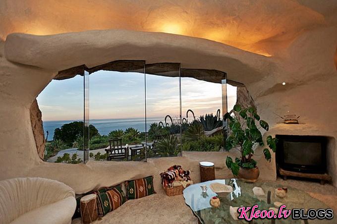 flintstones-house15_.jpg