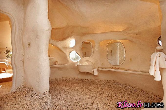 flintstones-house3_.jpg