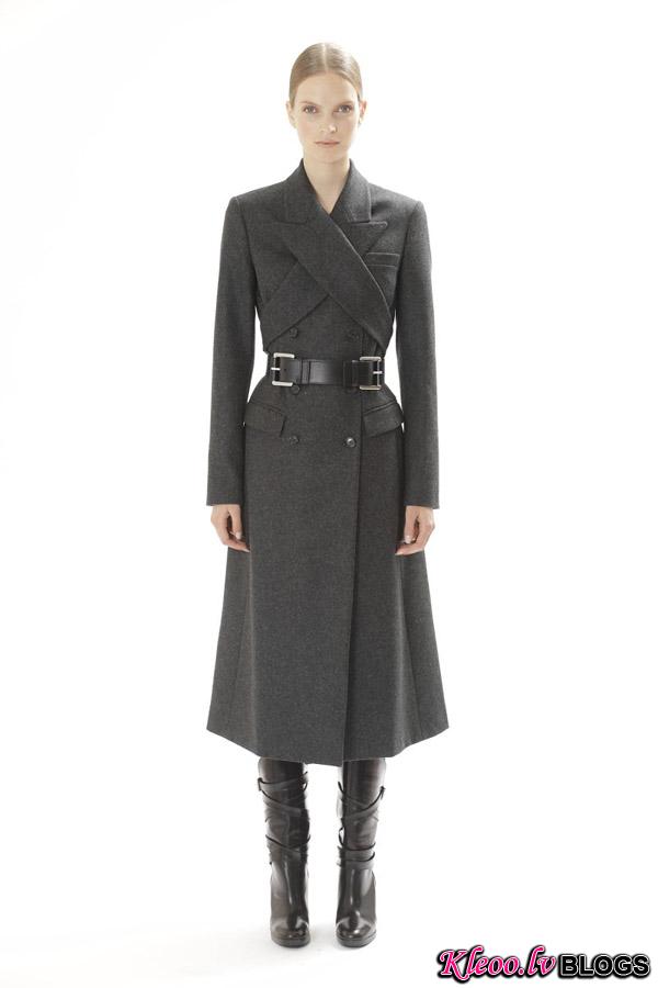 michaelkors_prefall22.jpg