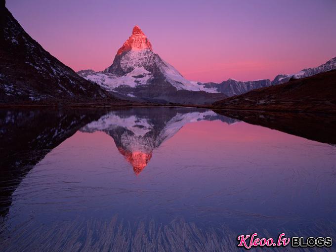 matterhorn-lake-zermatt_33990_990x742.jpg