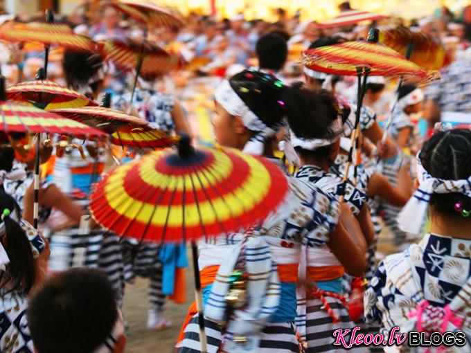 tenjin-matsuri-performers_35193_990x742.jpg