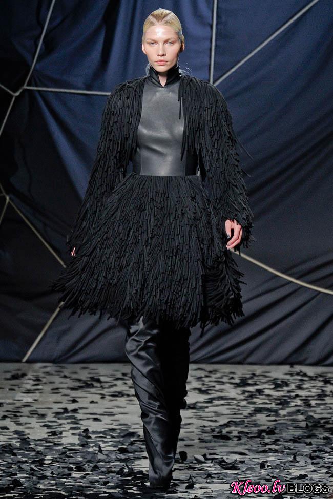 gareth_pugh10.jpg