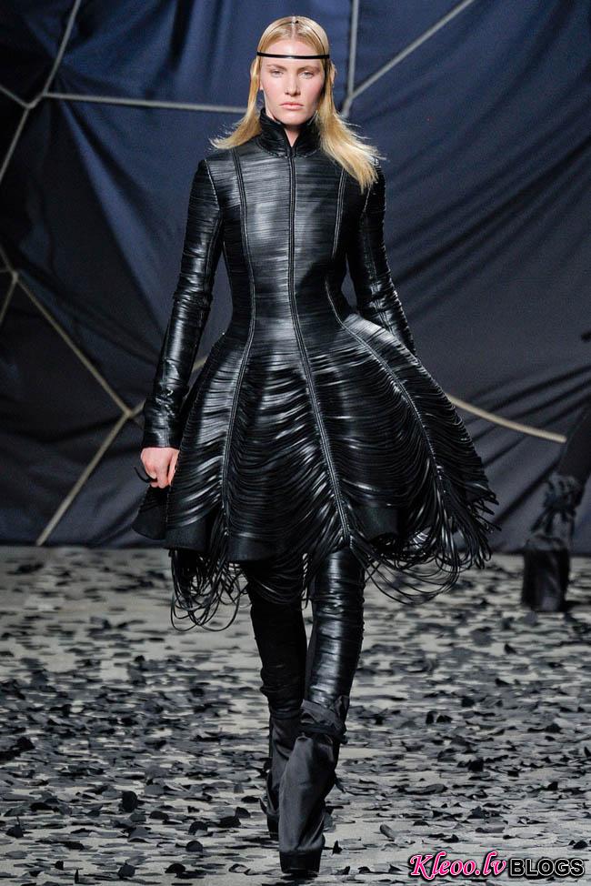 gareth_pugh13.jpg