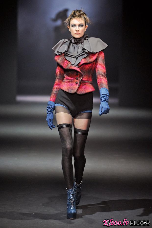 john-galliano-autumn-fall-winter-2012-pfw28.jpg