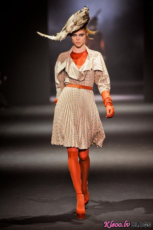 john-galliano-autumn-fall-winter-2012-pfw38.jpg