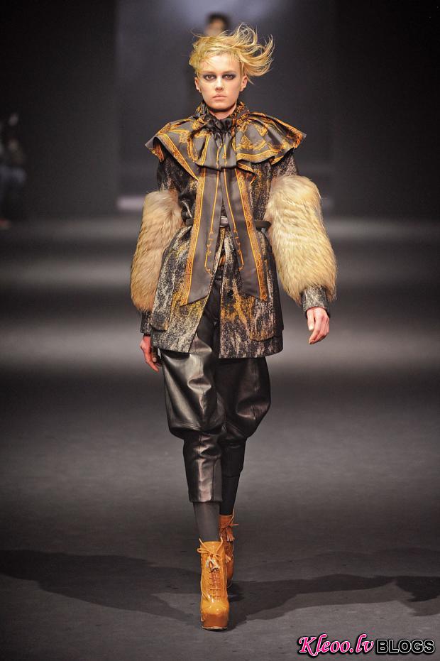 john-galliano-autumn-fall-winter-2012-pfw3.jpg