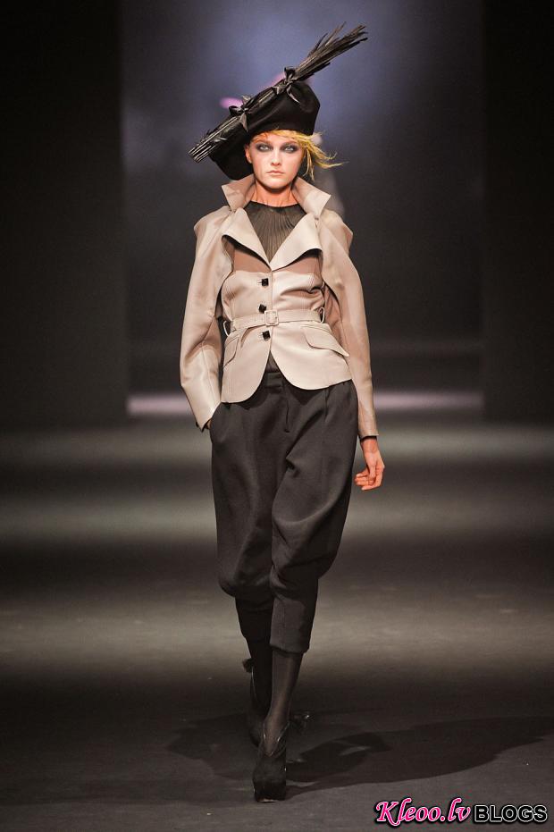 john-galliano-autumn-fall-winter-2012-pfw46.jpg