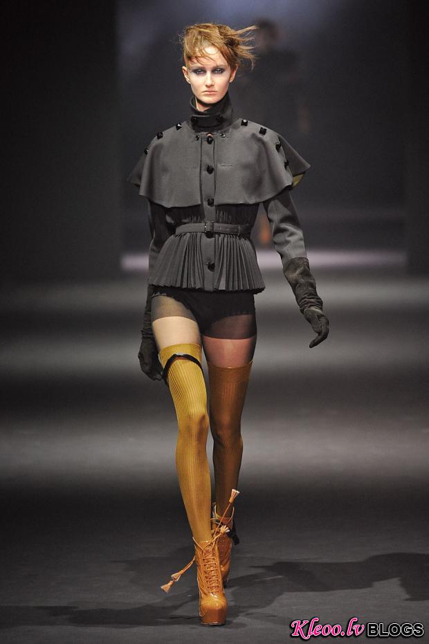 john-galliano-autumn-fall-winter-2012-pfw6.jpg