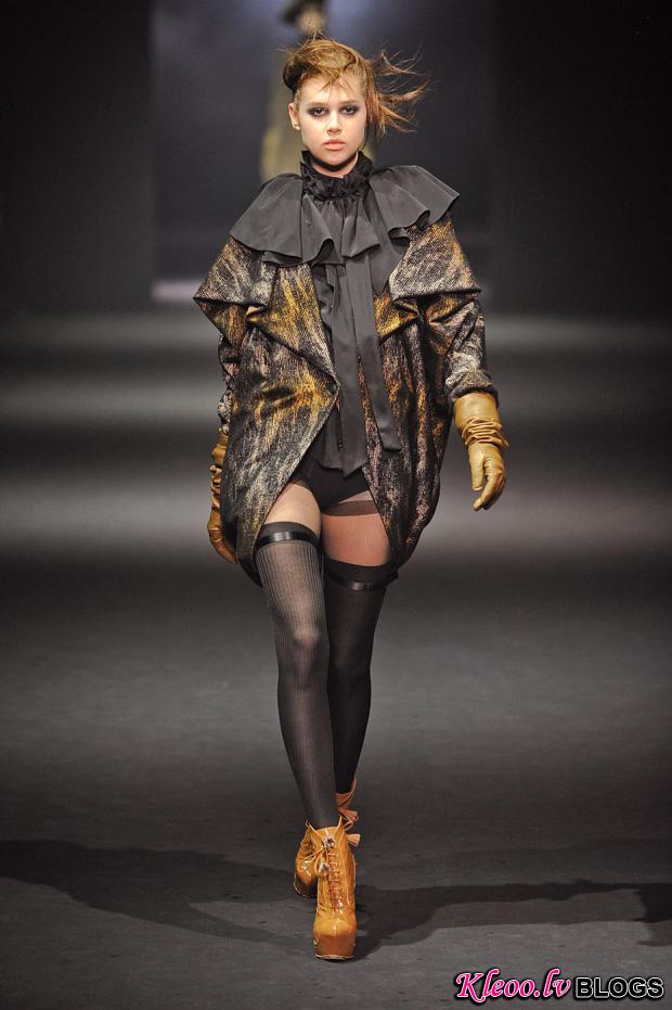 john-galliano-autumn-fall-winter-2012-pfw8.jpg