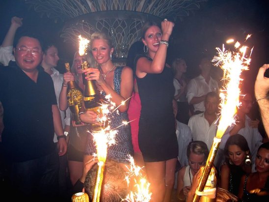 Paris Hilton Spends 350,000 Euro on Champagne!